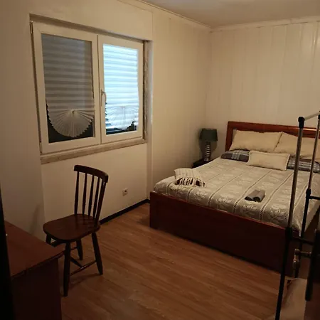 Homestay Ginjals-67 Branco Almargem do Bispo